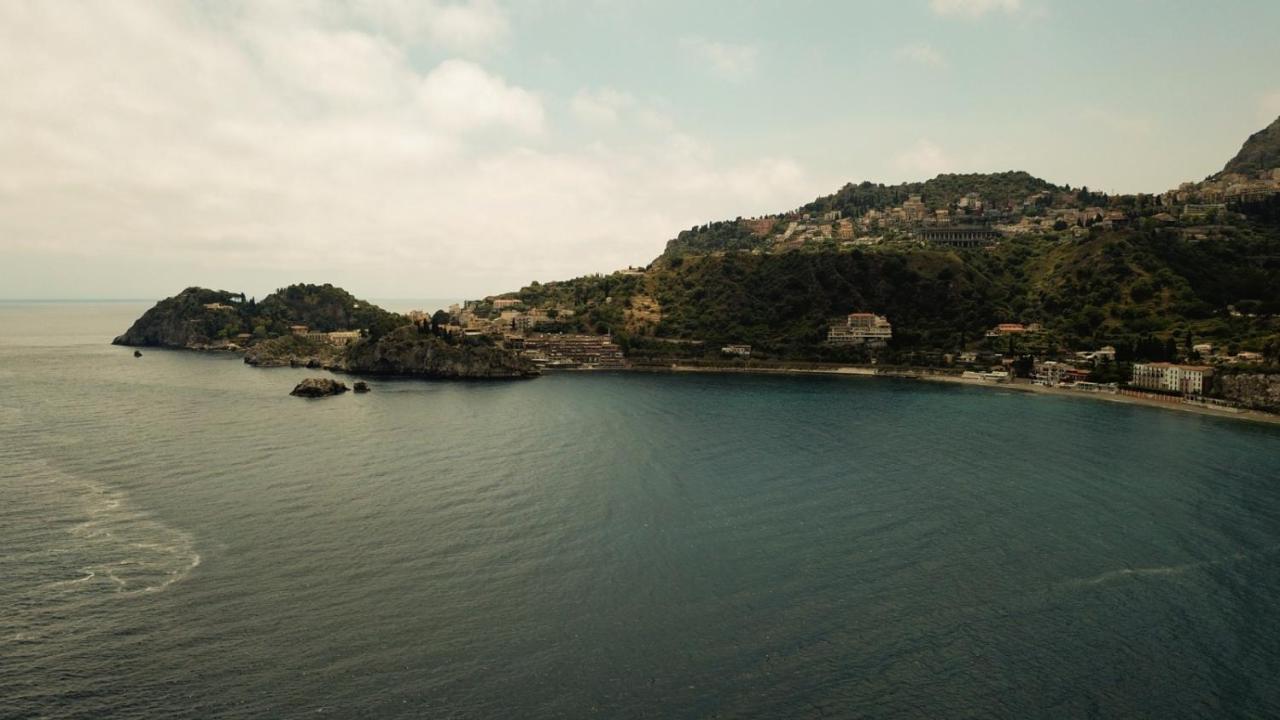 Mare Roccia Beachfront Apartment Taormina Exteriör bild