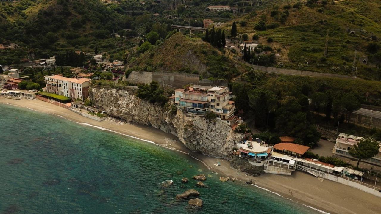 Mare Roccia Beachfront Apartment Taormina Exteriör bild